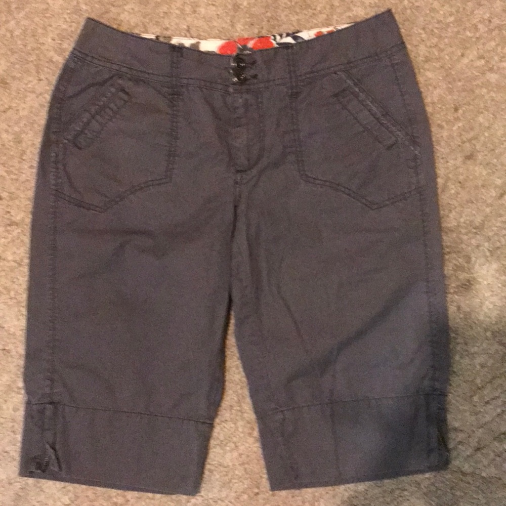 Women’s Knee Length Cargo Shorts